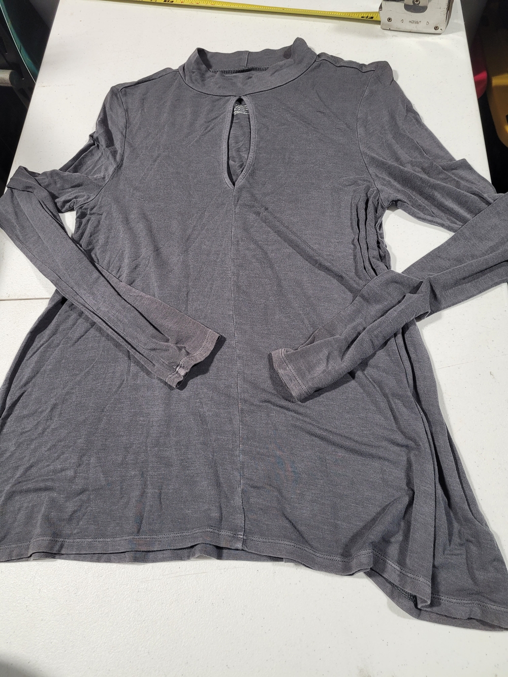 American Eagle Outfitters Gray Long-Sleeve Keyhole Top